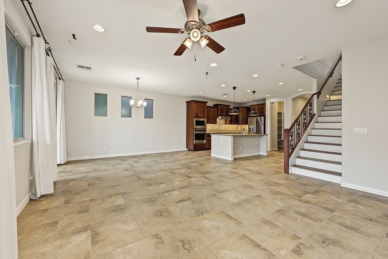 137 E Canyon Way - Photo 7 of 41
