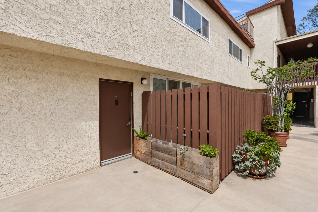 1747 Barry Ave #106 - Photo 4 of 25