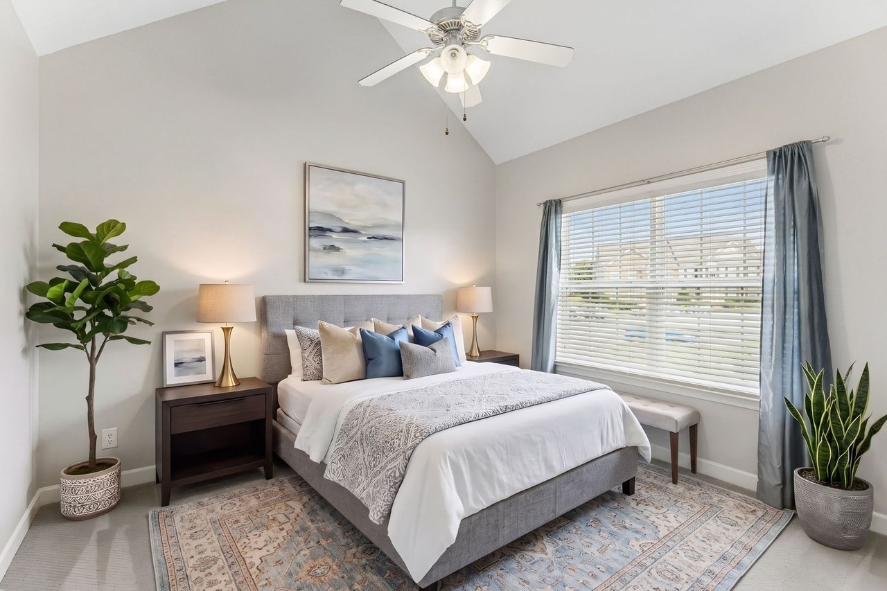 2271 Dewey Dr #J4 - Photo 6 of 27