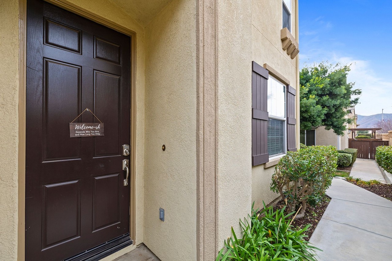41945 Davenport Way - Photo 4 of 16