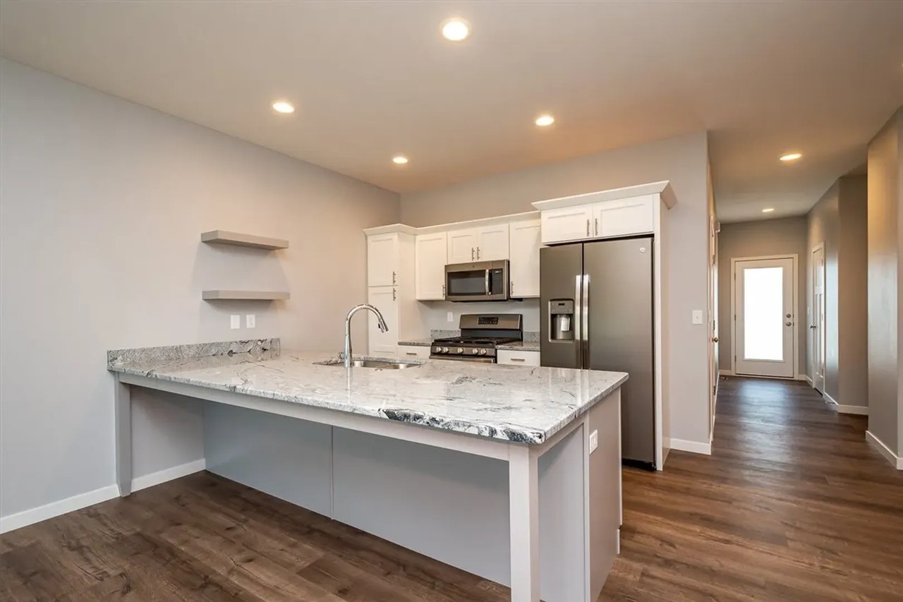 605 Catherine Dr - Photo 6 of 21