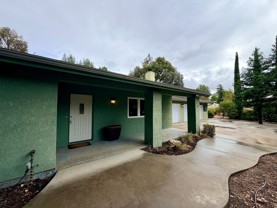 734 Ivy Ln - Photo 1 of 1