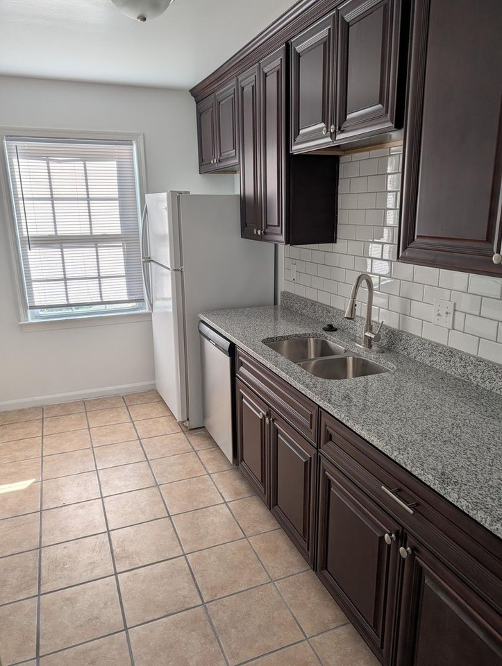 321 Advocate Ct #B - Photo 2 of 21