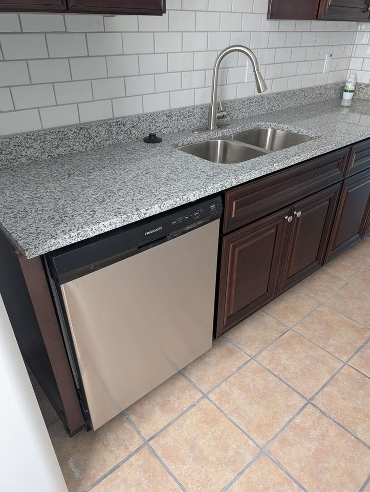 321 Advocate Ct #B - Photo 5 of 21