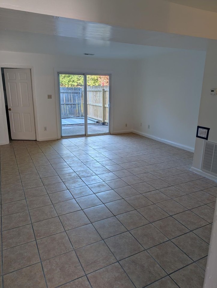 321 Advocate Ct #B - Photo 6 of 21