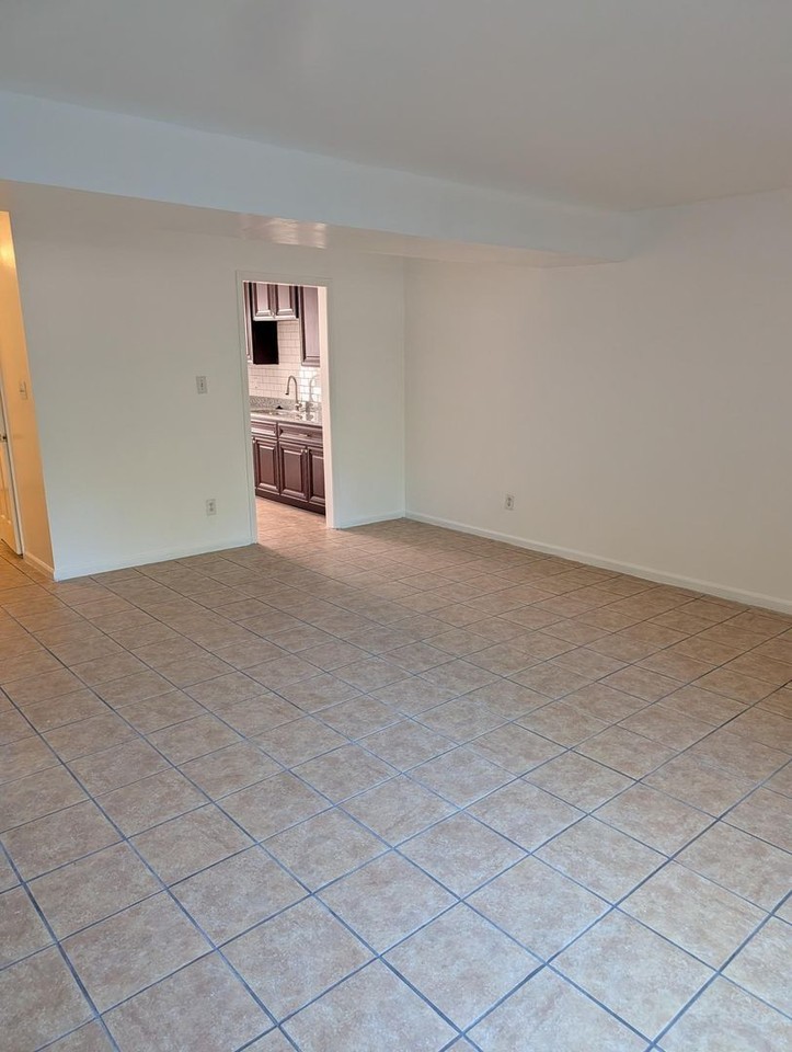 321 Advocate Ct #B - Photo 7 of 21