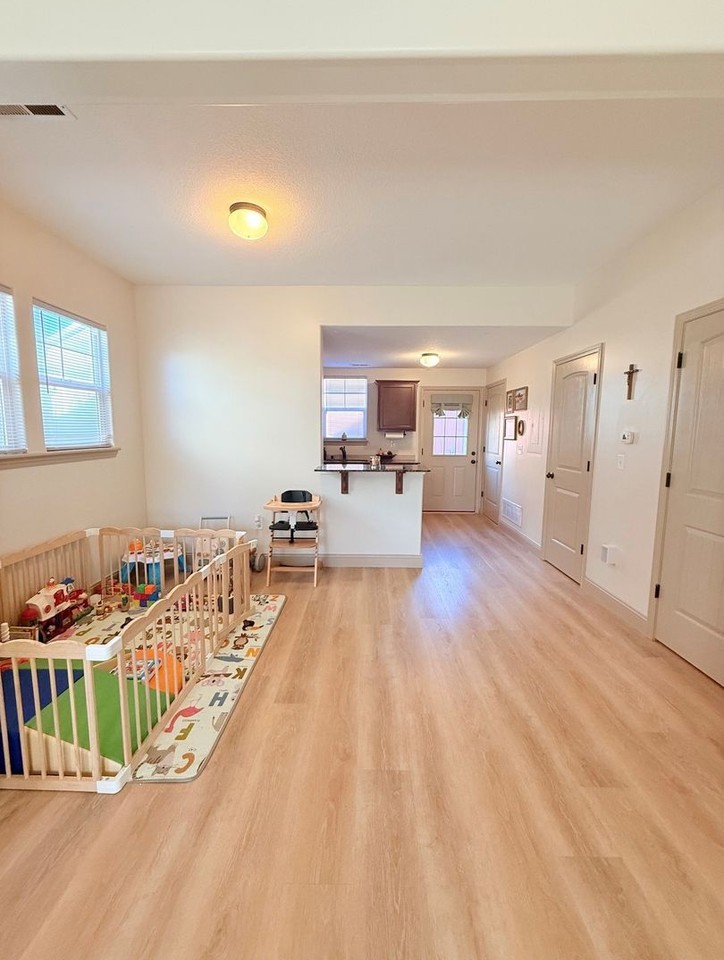 2640 Valentine Ln - Photo 2 of 15