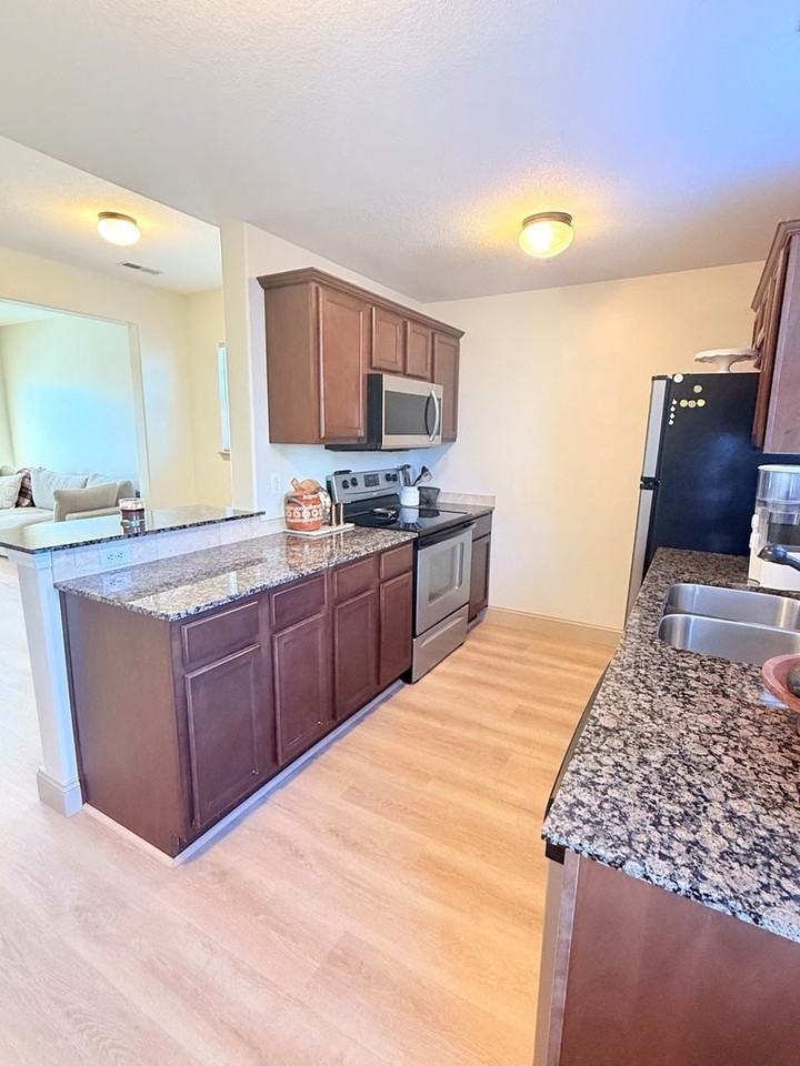 2640 Valentine Ln - Photo 5 of 15