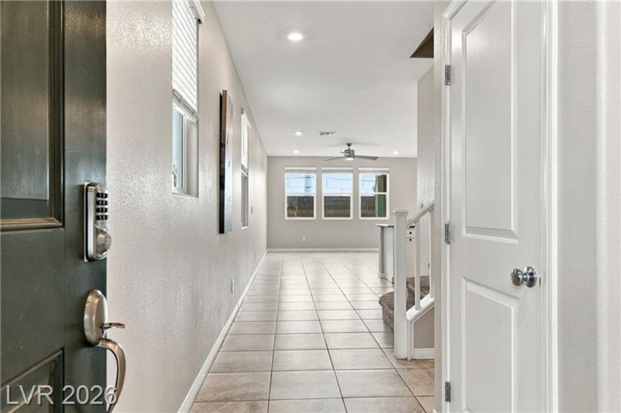 8725 Beverly Grove Ct - Photo 4 of 44