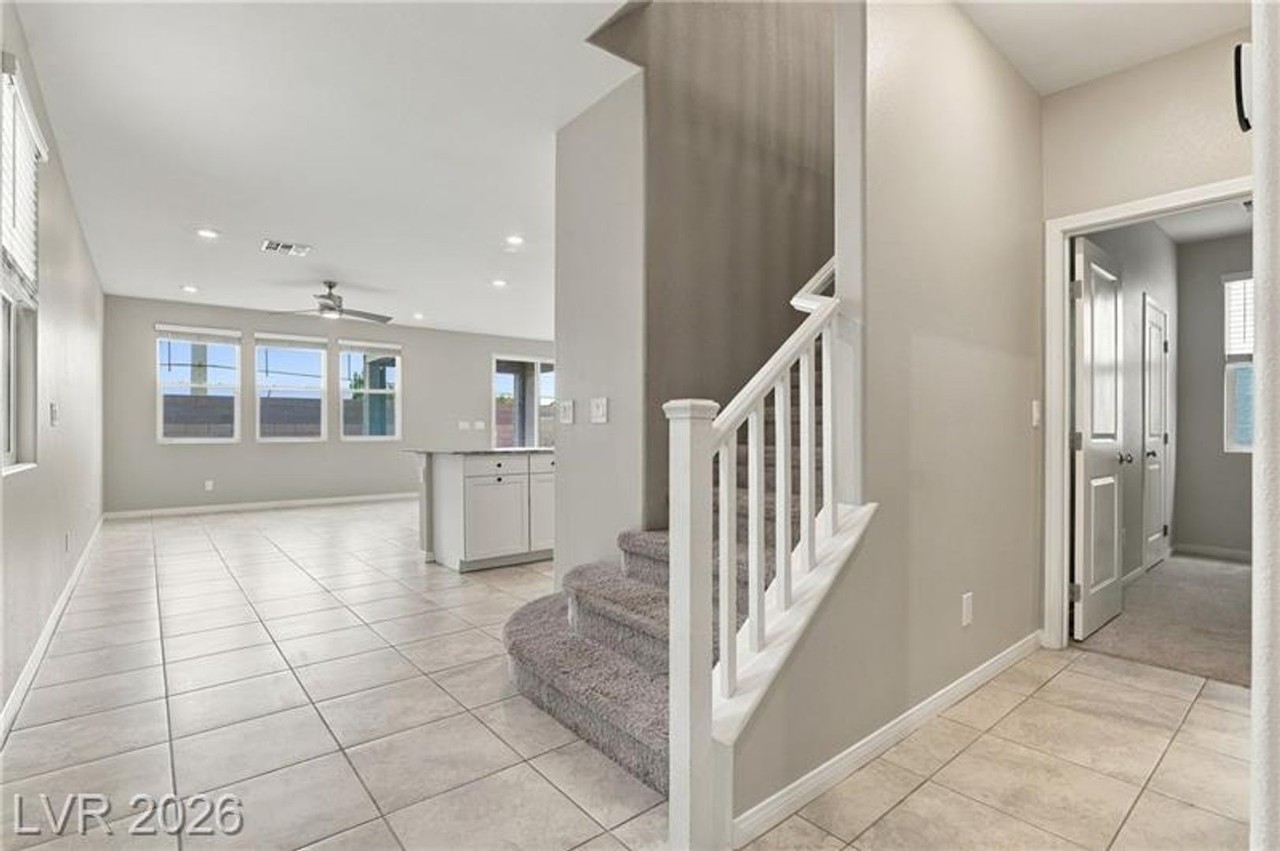 8725 Beverly Grove Ct - Photo 5 of 44