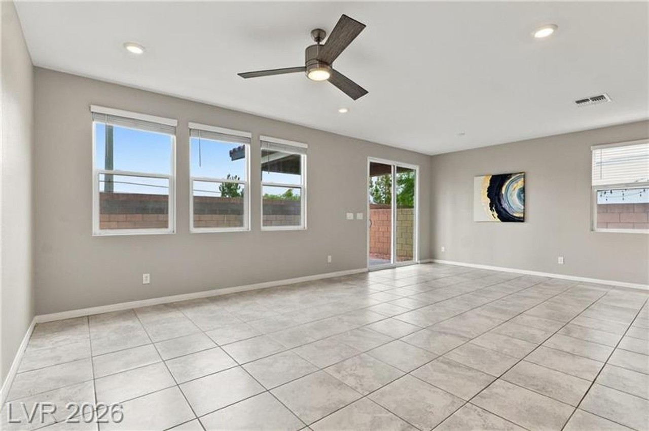 8725 Beverly Grove Ct - Photo 7 of 44