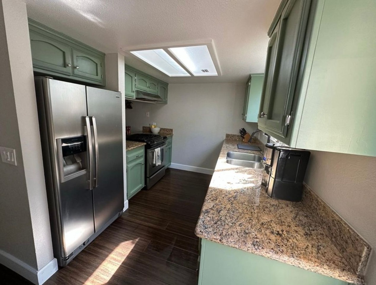 616 4th St - Photo 2 of 7