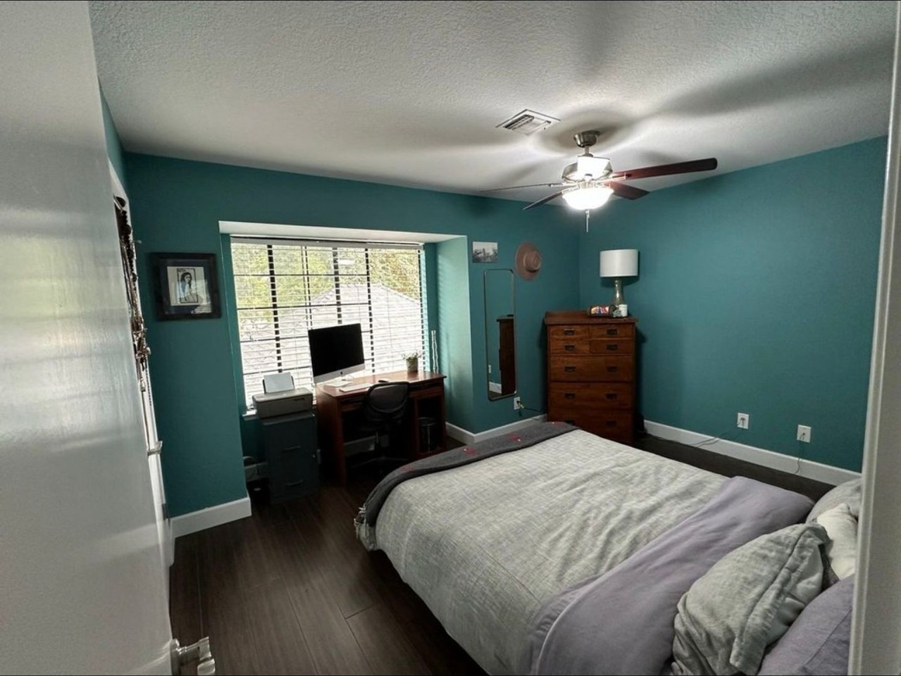 616 4th St - Photo 4 of 7