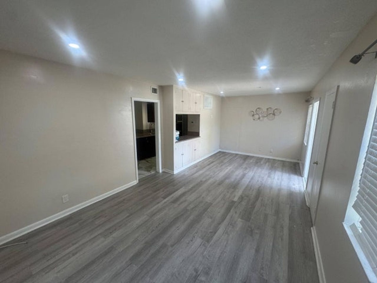 1106 Nw 14th Ct - Photo 2 of 11