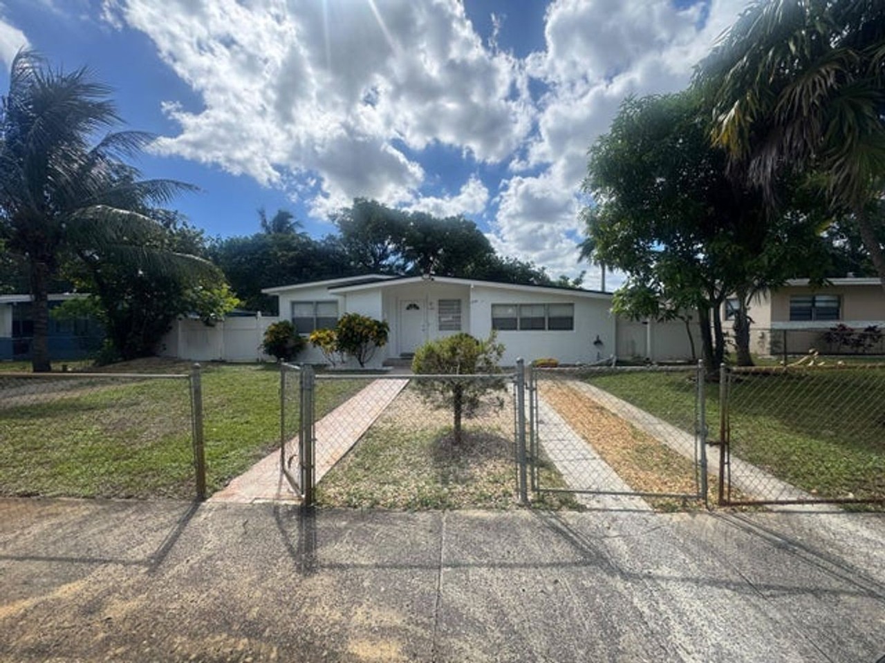 1106 Nw 14th Ct - Photo 4 of 11