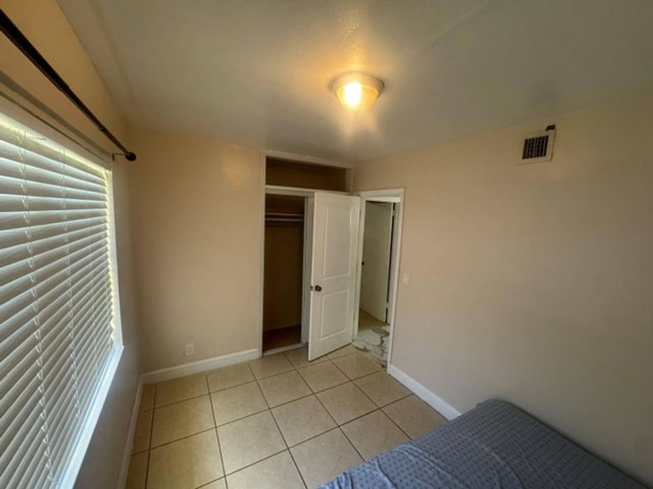 1106 Nw 14th Ct - Photo 6 of 11