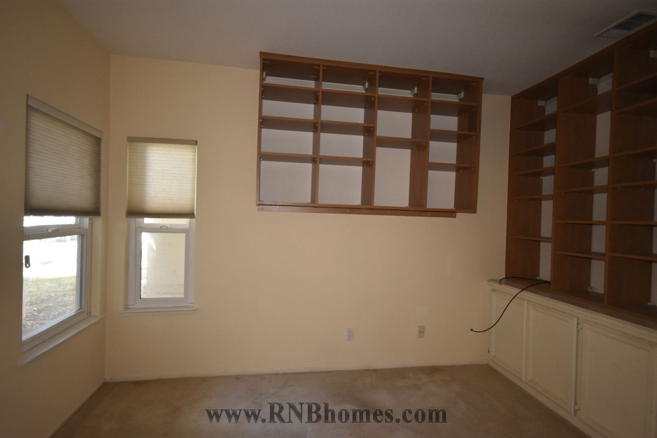 2255 Eagle Dr - Photo 4 of 17