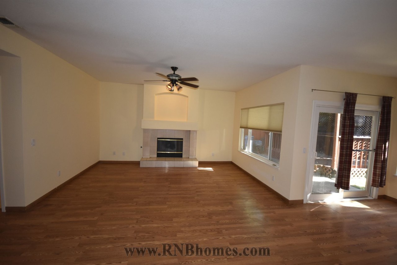 2255 Eagle Dr - Photo 6 of 17