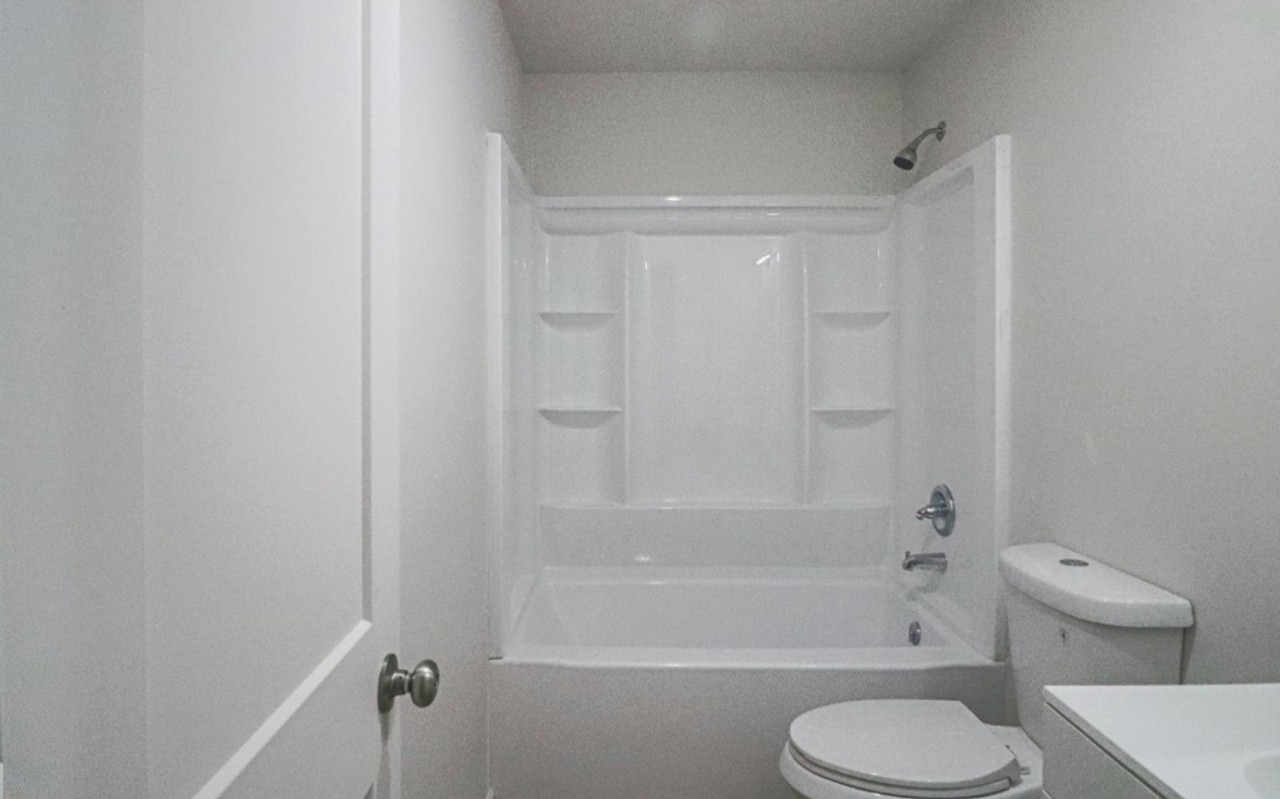 124 Jennifer St - Photo 2 of 10