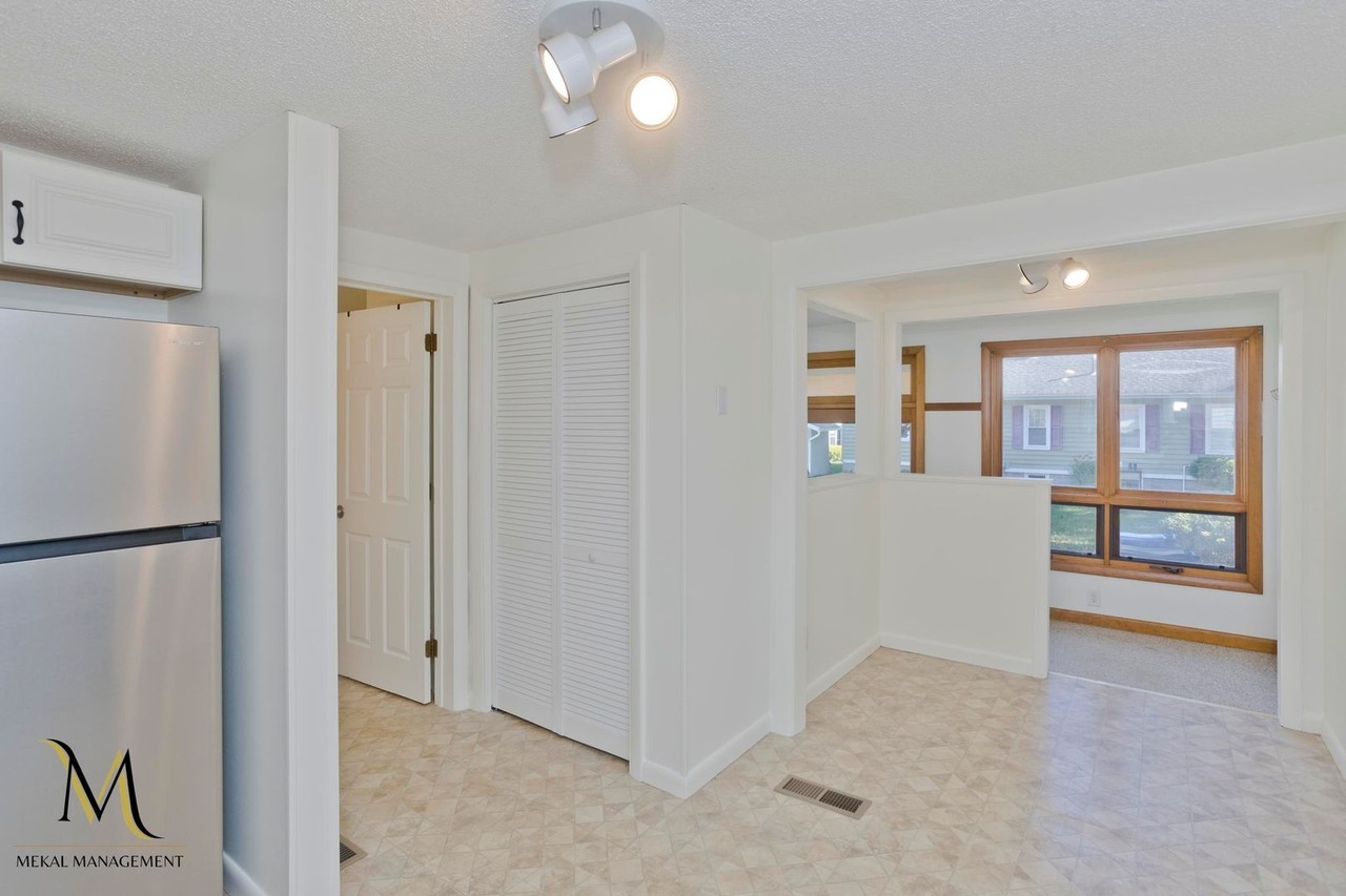 92 Maple St - Photo 6 of 41