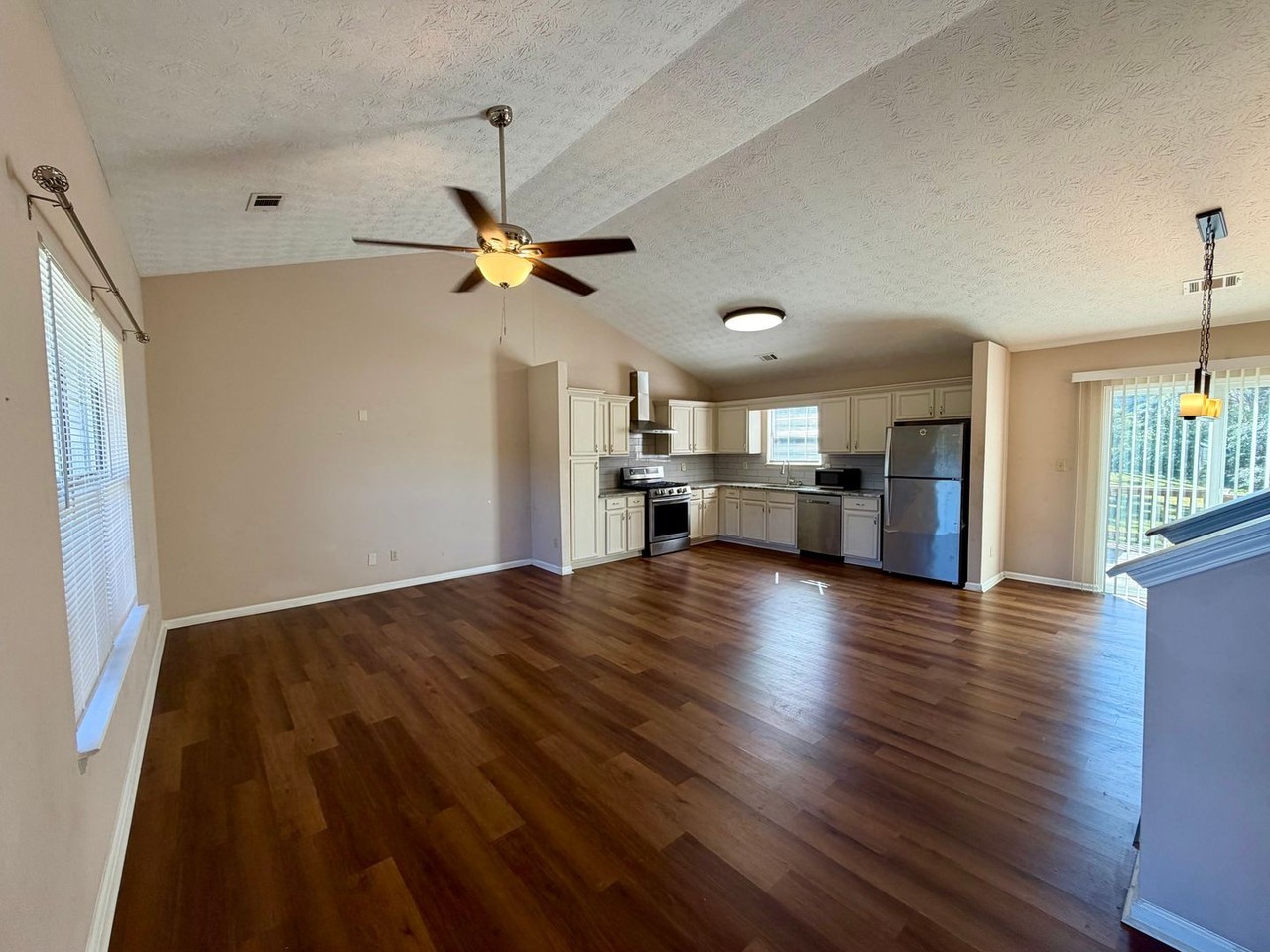 307 Mill Glen Ct - Photo 4 of 28