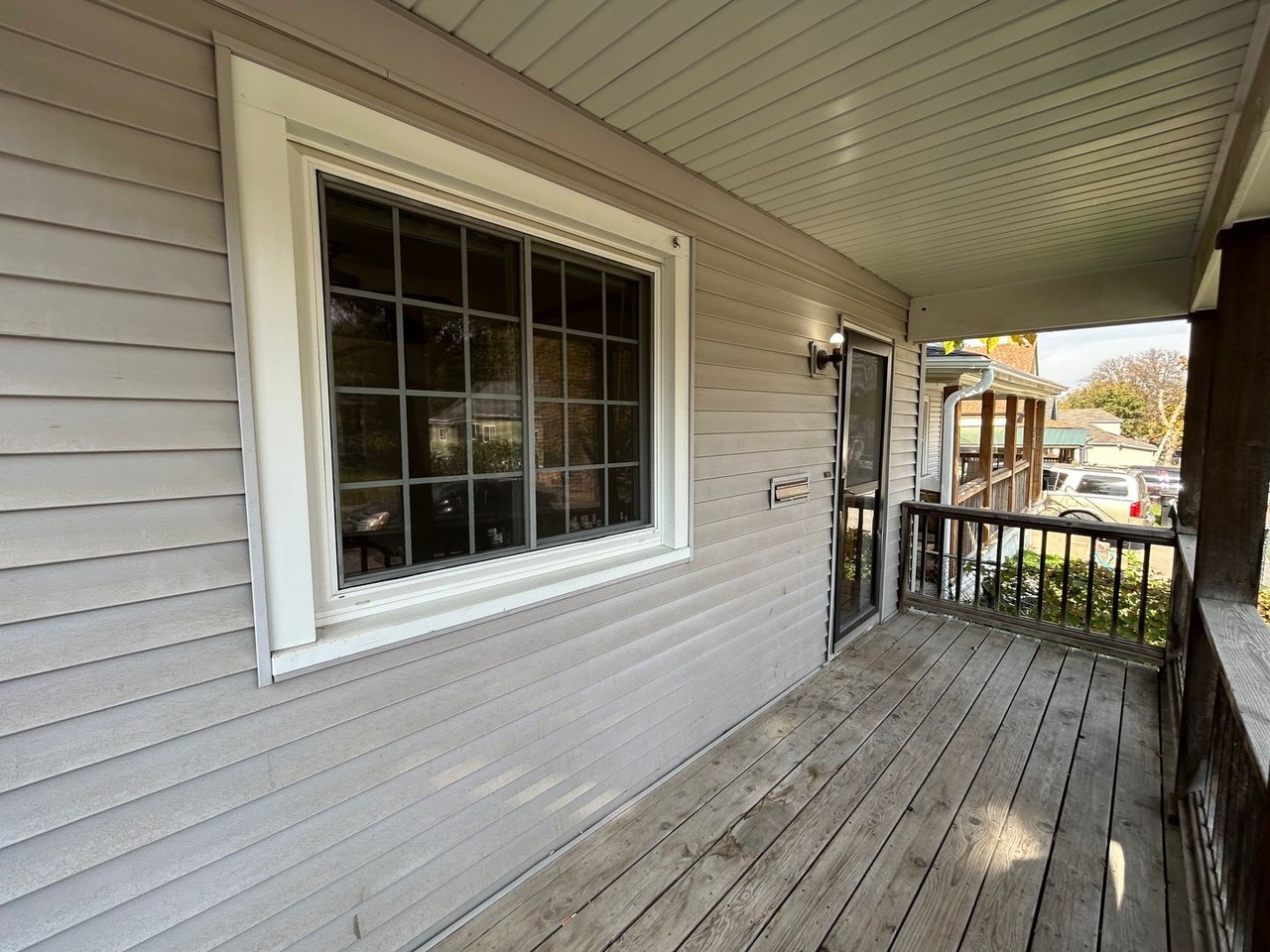 2428 S 17th St - Photo 3 of 6