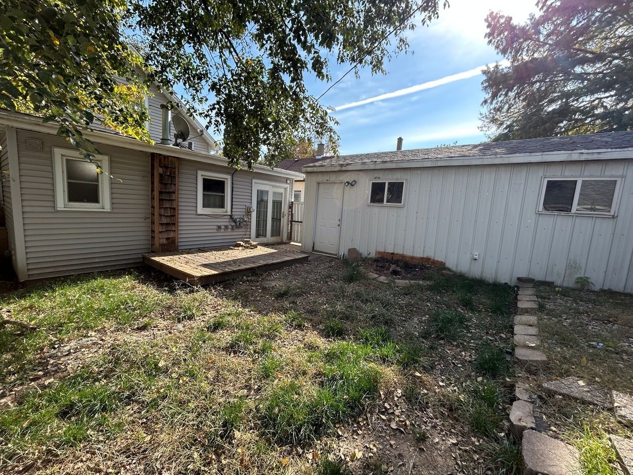 2428 S 17th St - Photo 4 of 6