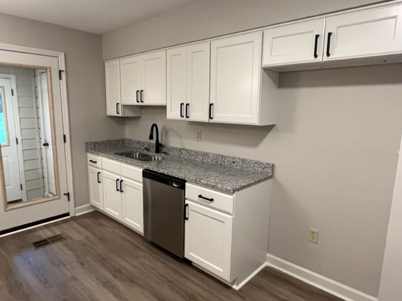 2120 Mount Pleasant Rd - Photo 4 of 11