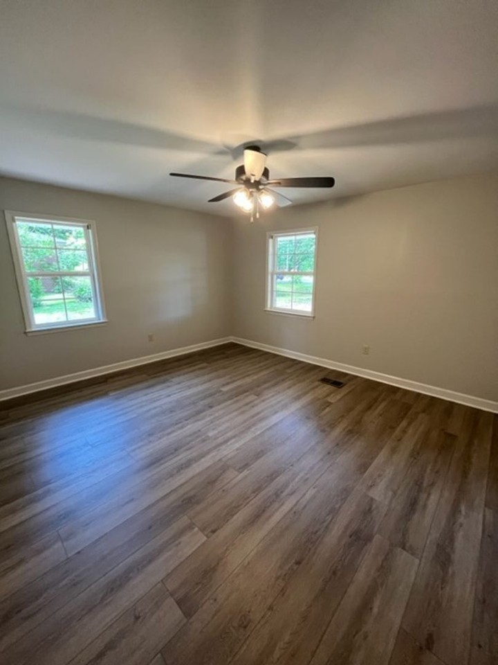 2120 Mount Pleasant Rd - Photo 7 of 11