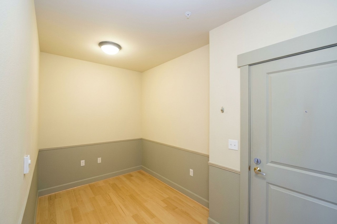 1880 25th Ave Ne #404 - Photo 3 of 19