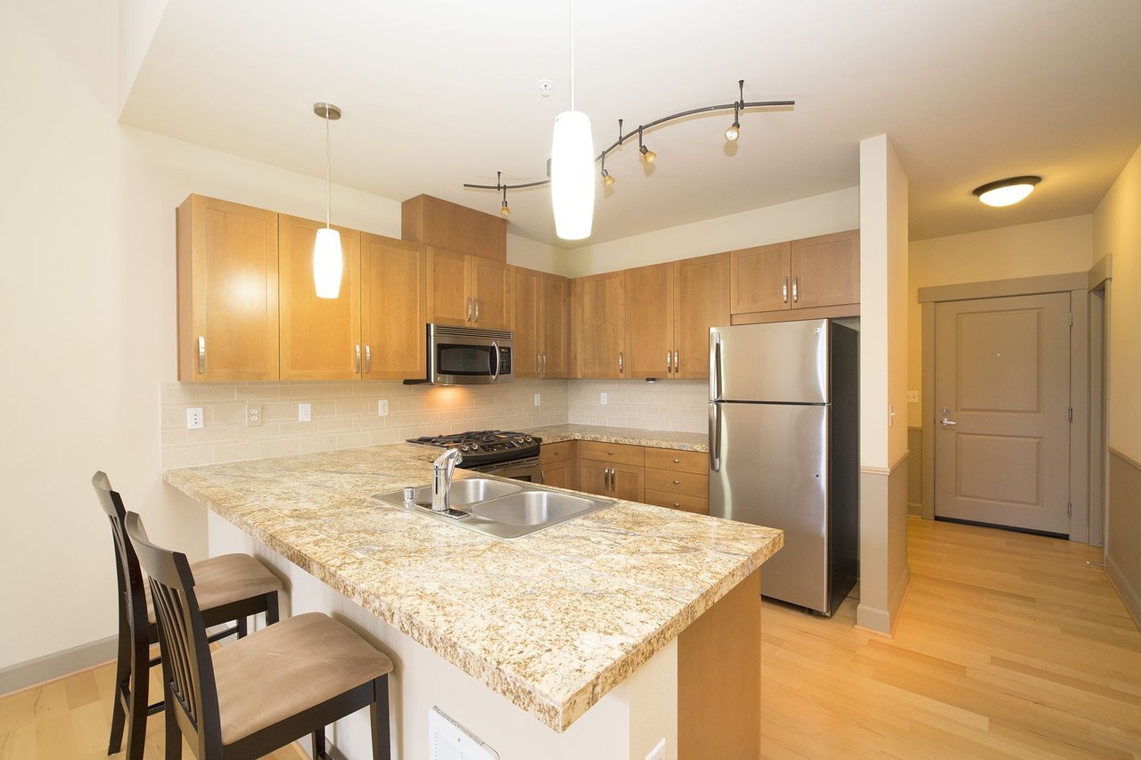 1880 25th Ave Ne #404 - Photo 4 of 19
