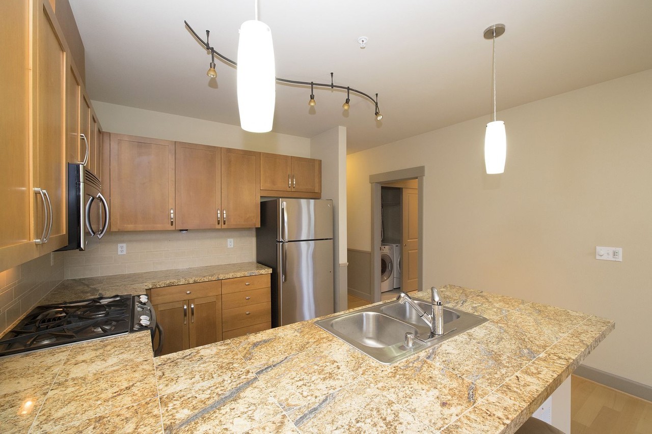 1880 25th Ave Ne #404 - Photo 6 of 19