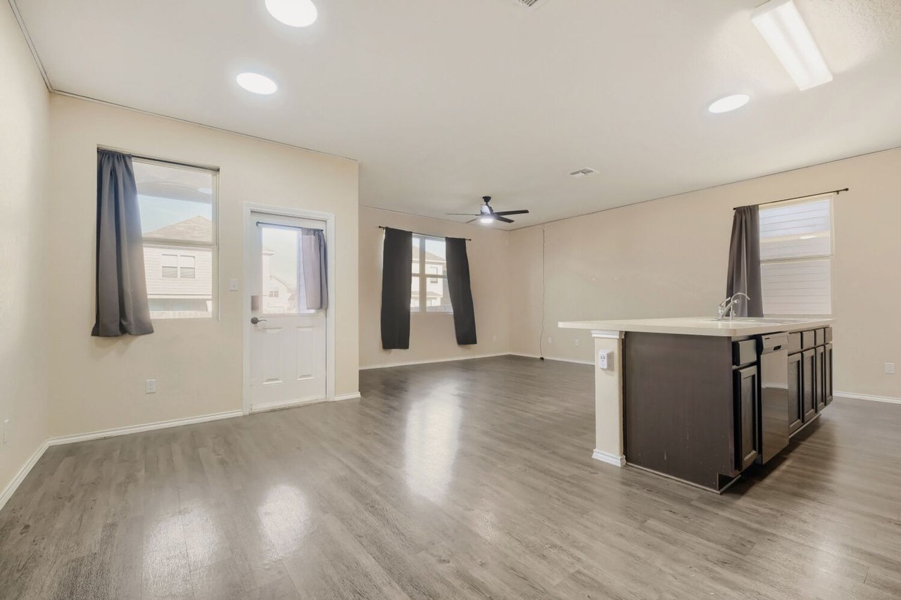 9403 Somers Bnd - Photo 3 of 20