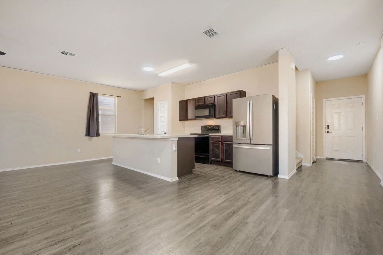 9403 Somers Bnd - Photo 4 of 20