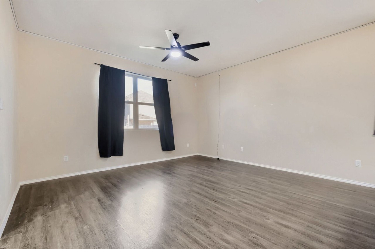9403 Somers Bnd - Photo 5 of 20