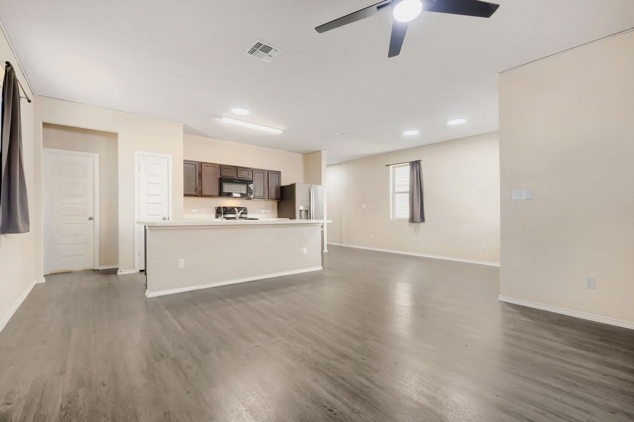 9403 Somers Bnd - Photo 7 of 20