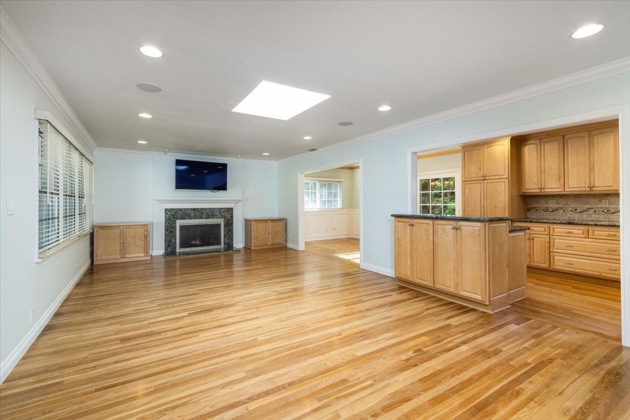 26961 Basswood Ave - Photo 3 of 31