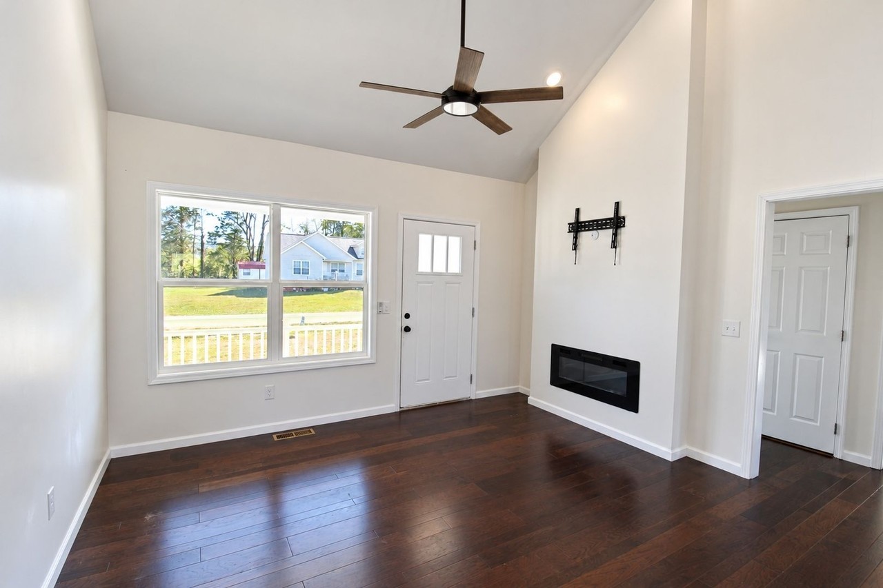 119 Del Toro Dr - Photo 2 of 19