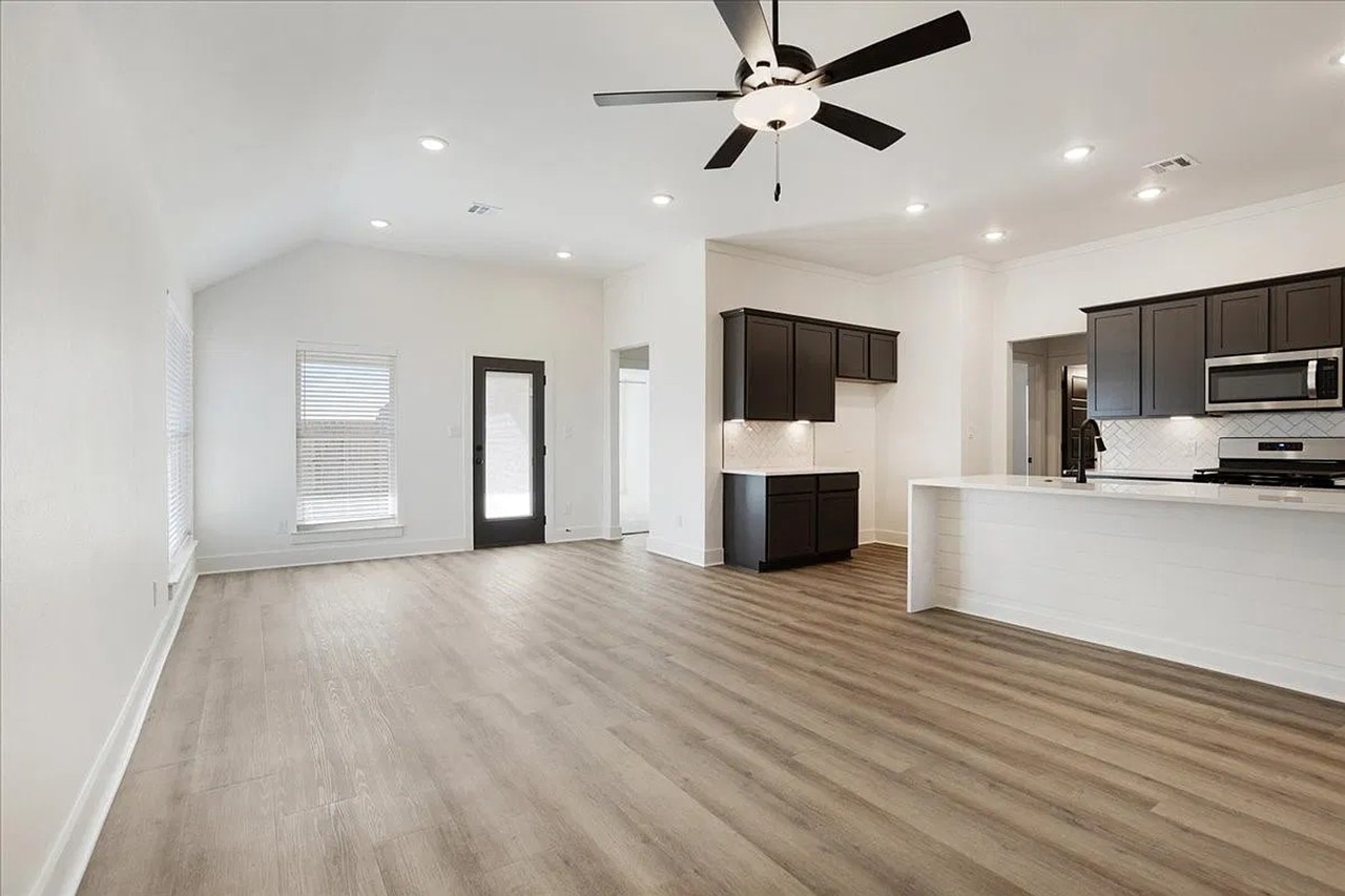4300 Hummingbird Dr - Photo 2 of 9