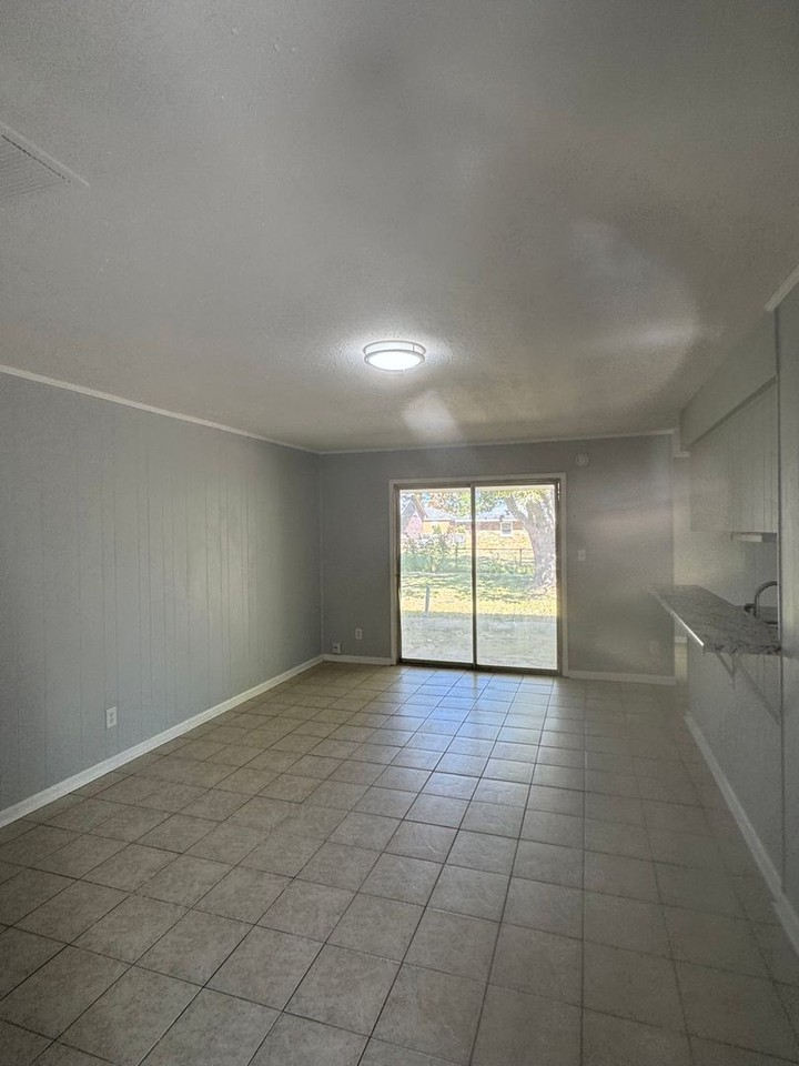 339 Daman Dr - Photo 2 of 16