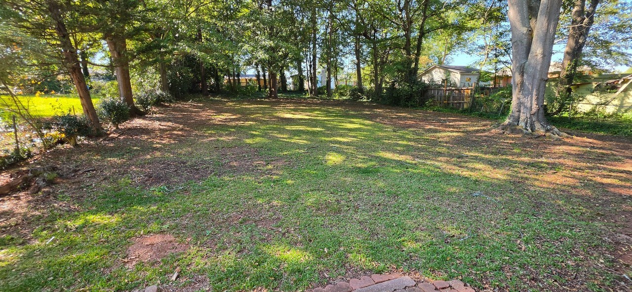 1541 Oakhill Dr - Photo 4 of 22