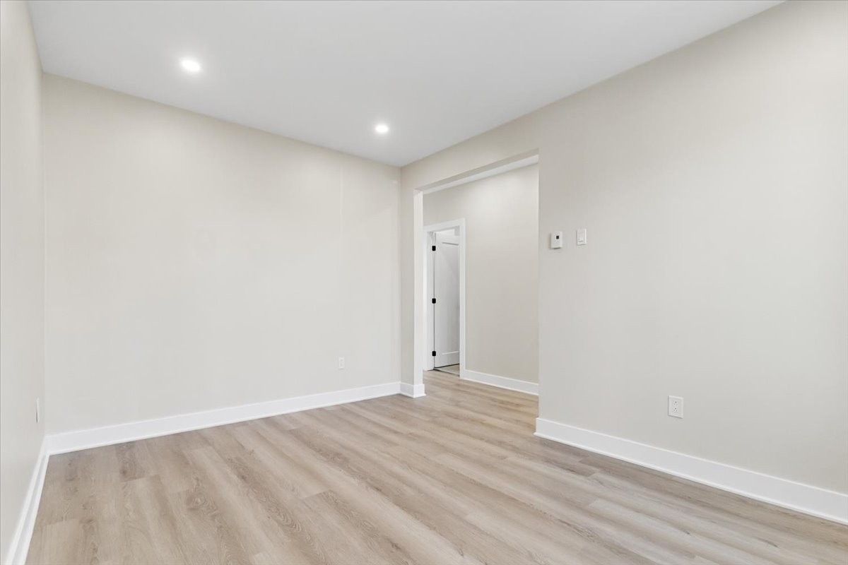 632 10e Avenue - Photo 4 of 14