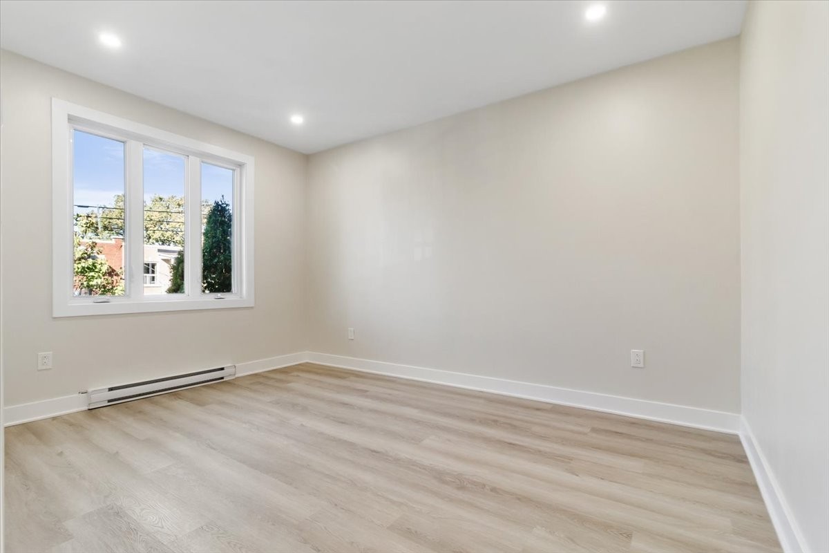 632 10e Avenue - Photo 5 of 14