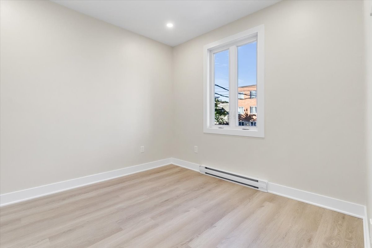 632 10e Avenue - Photo 7 of 14