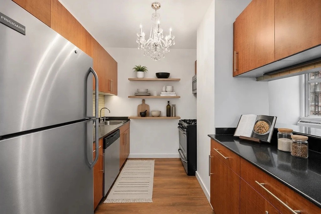 100 John Street #1215 - Photo 2 of 8