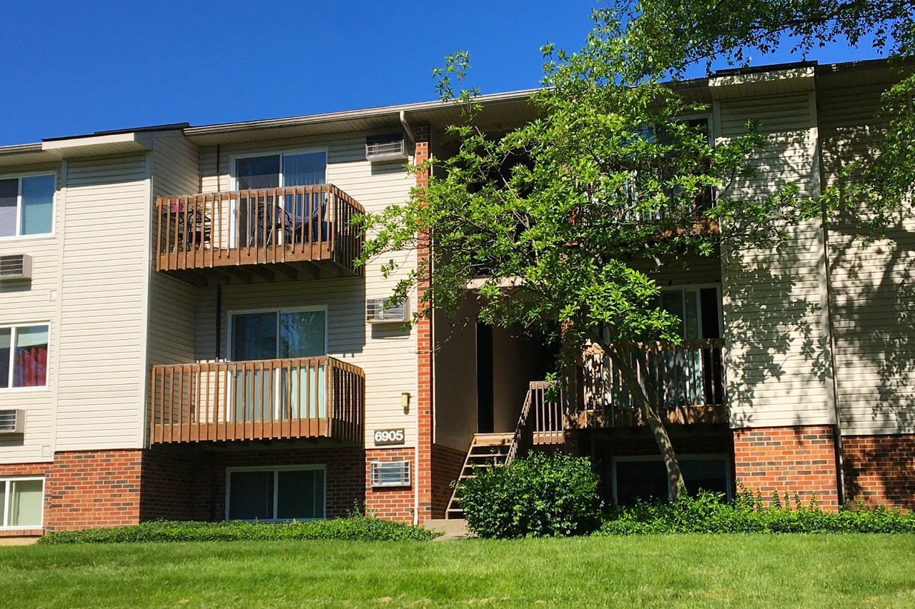 Oakwood Apartments - Photo 4 of 50