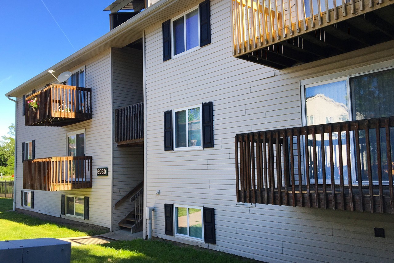 Oakwood Apartments - Photo 7 of 50