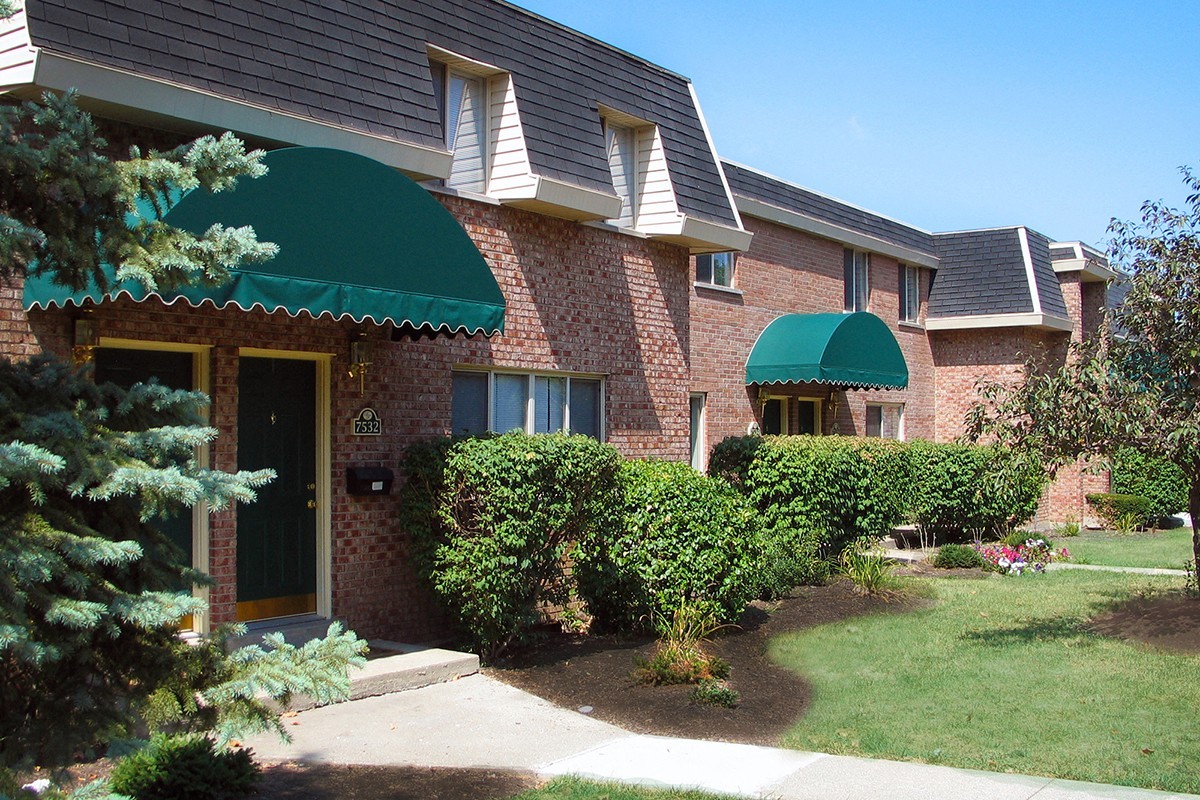Wentworth Estates - Photo 2 of 50