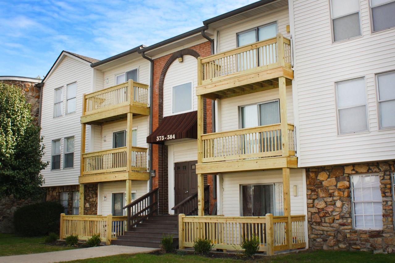 Knobs Pointe Apartments - Photo 2 of 49