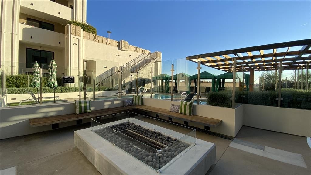 The Mansfield at Miracle Mile - Photo 3 of 50